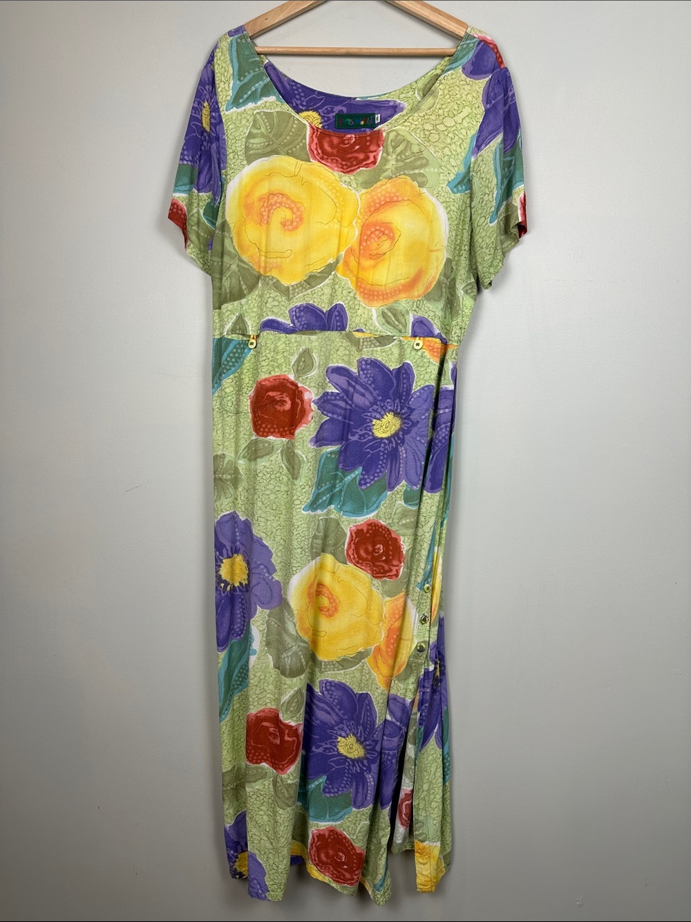 204. vintage jams, world, floral maxi dress pockets.